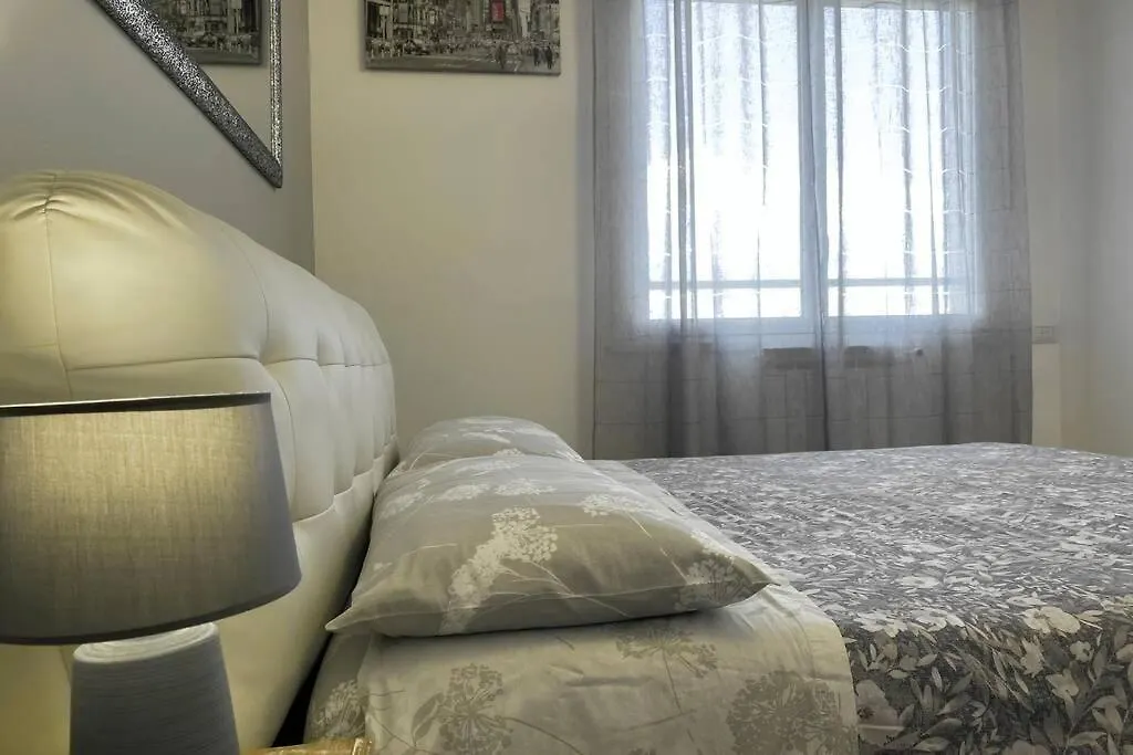 Apartment In Milan - Bicocca Near University Italy