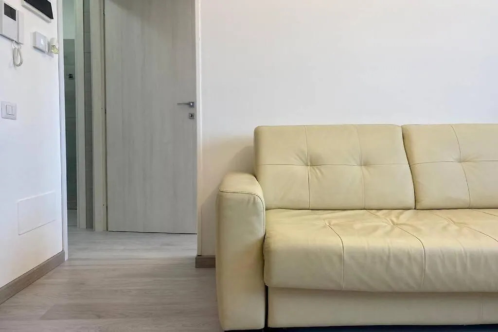 Apartment In Milan - Bicocca Near University